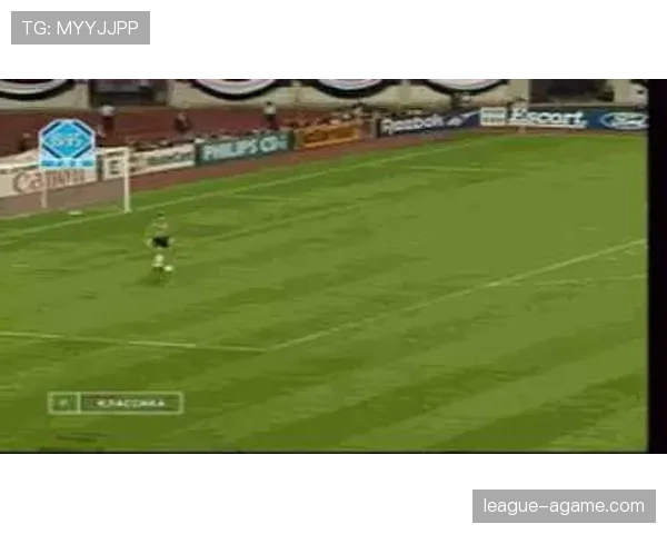 门将手接回传球为何被判犯规？规则细节解析