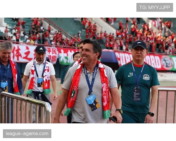 拉莫斯高位逼抢如何重塑防线：从防守角色转变看其对球队后防稳定性的影响